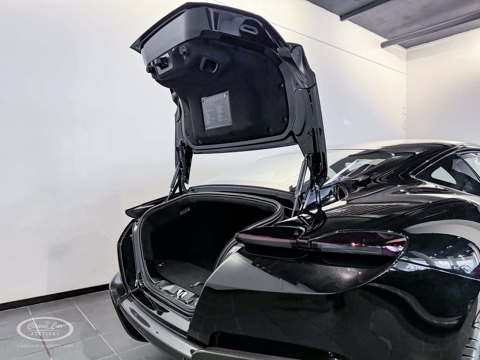 1069 Classic Car Auctions